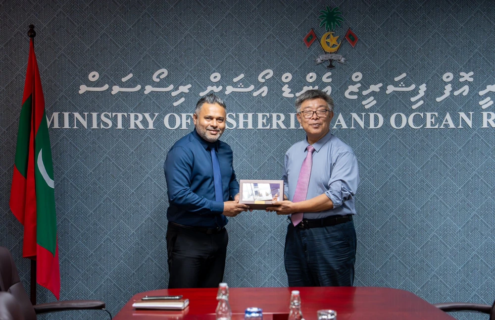 Minister Shiyam Meets Chinese Oceanography Delegation